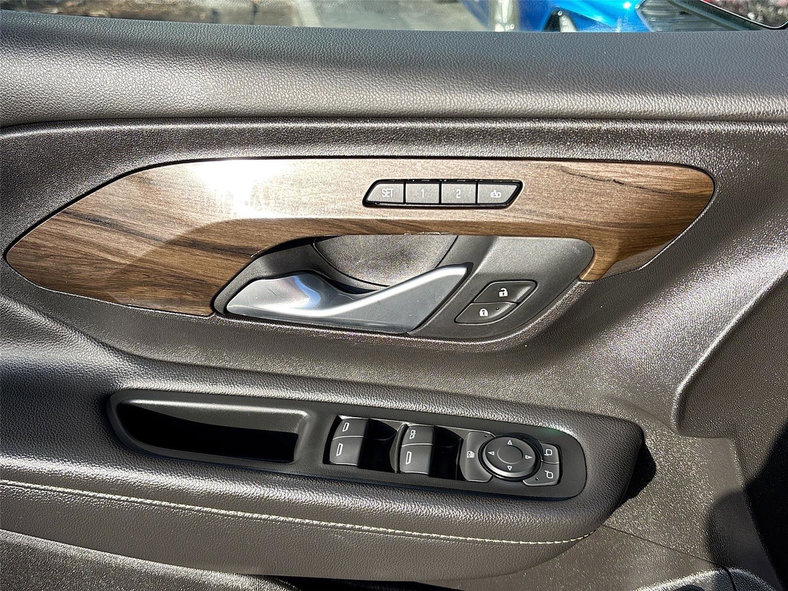 Used 2018 GMC Terrain Denali w/ Advanced Safety Package AWD/4WD image 18