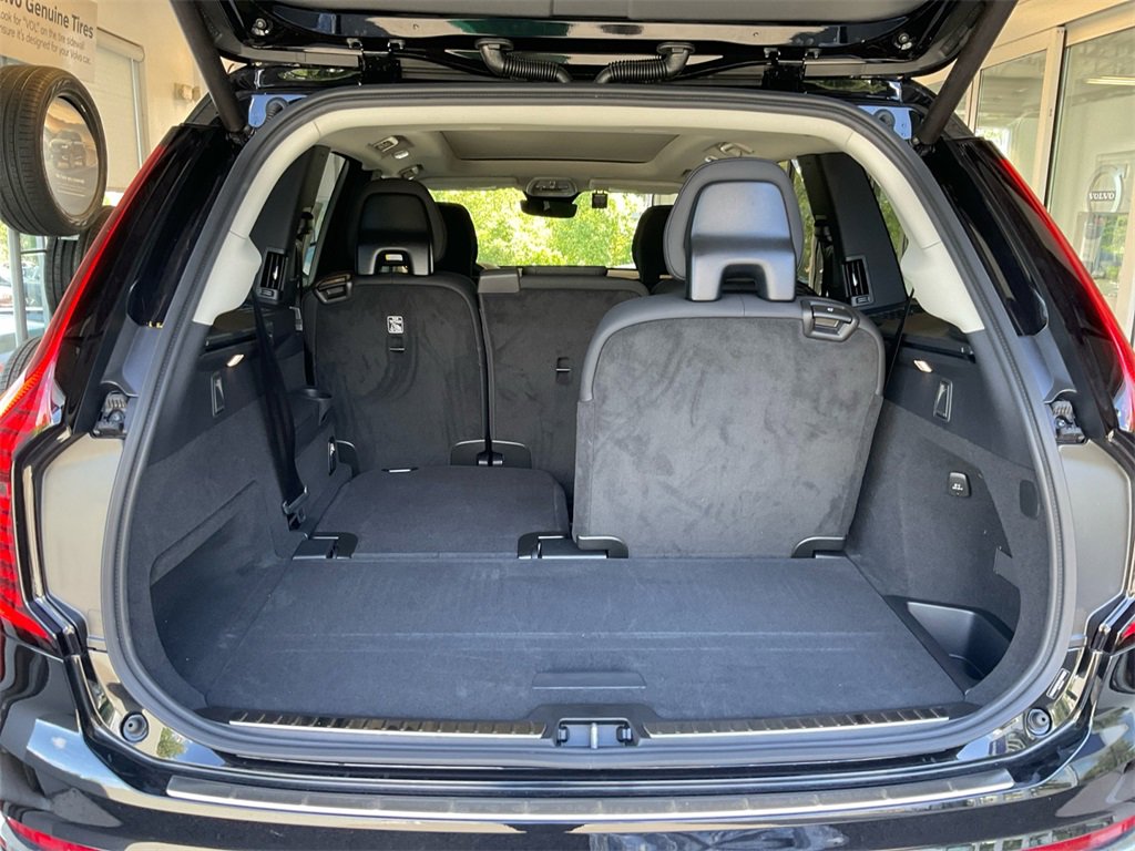 New 2025 Volvo XC90 B6 Plus w/ Protection Package Premier image 16
