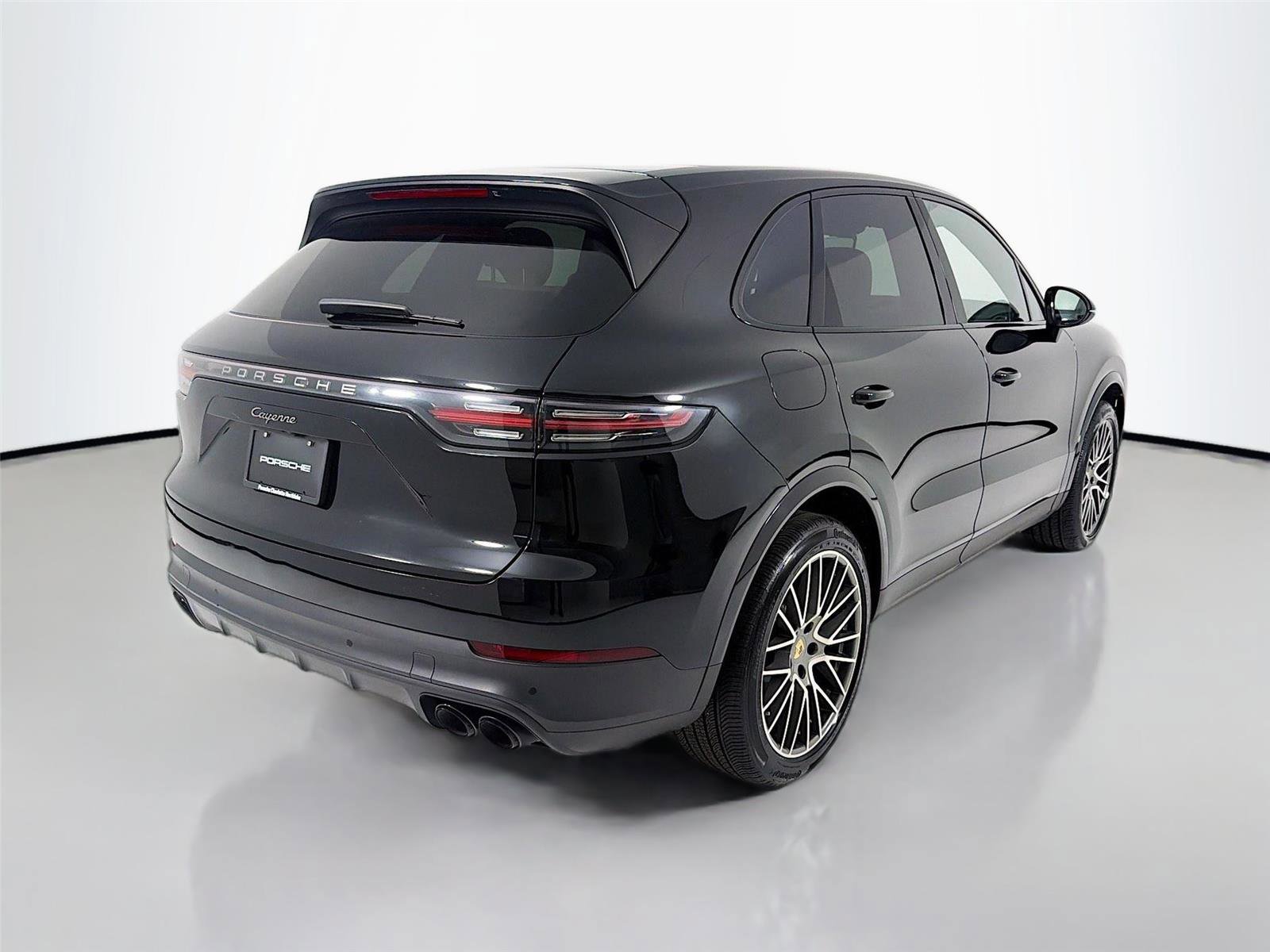 Certified 2023 Porsche Cayenne Platinum Edition AWD/4WD image 26