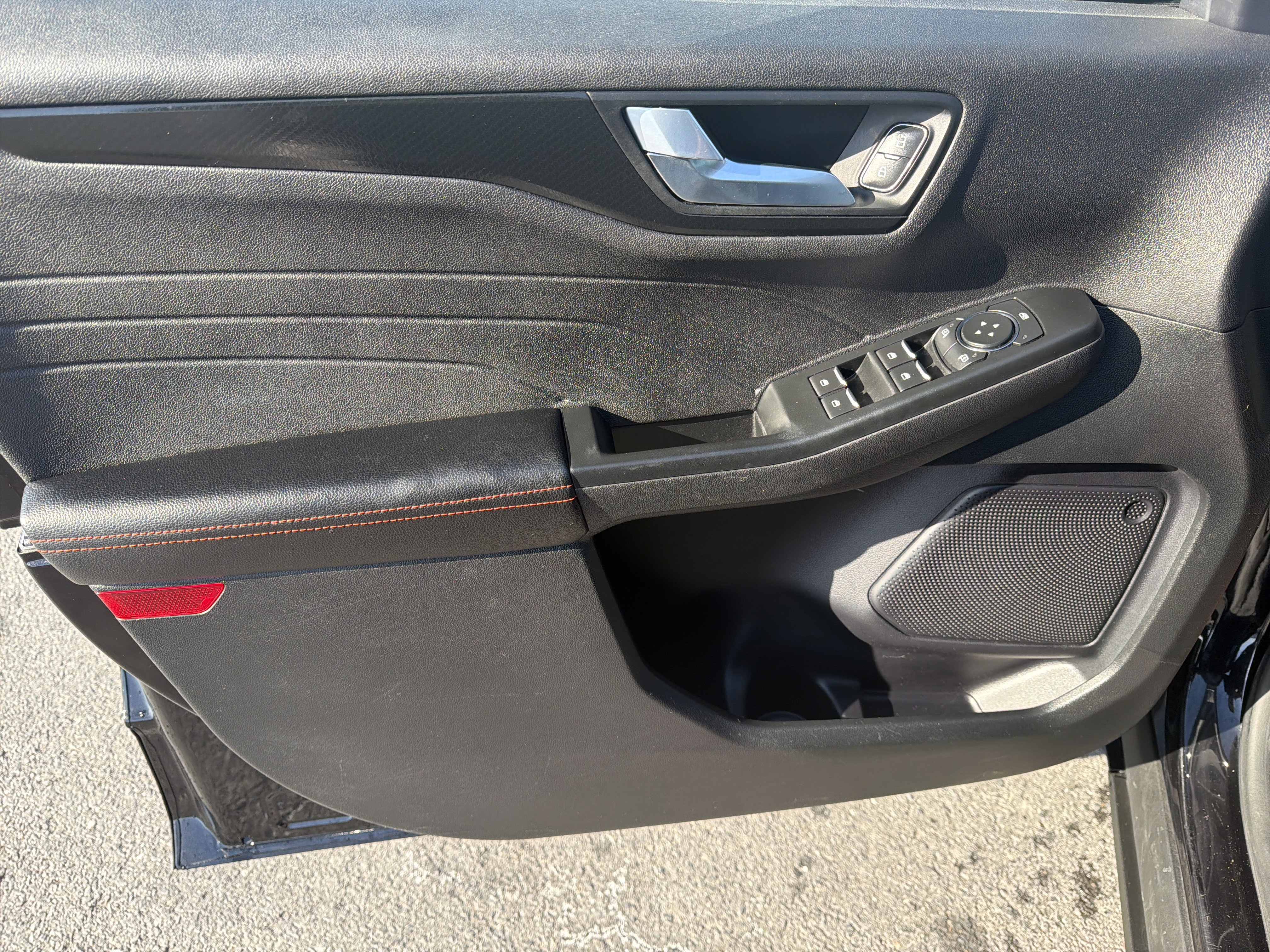 Used 2022 Ford Escape SEL w/ SEL Stealth AWD Package image 15