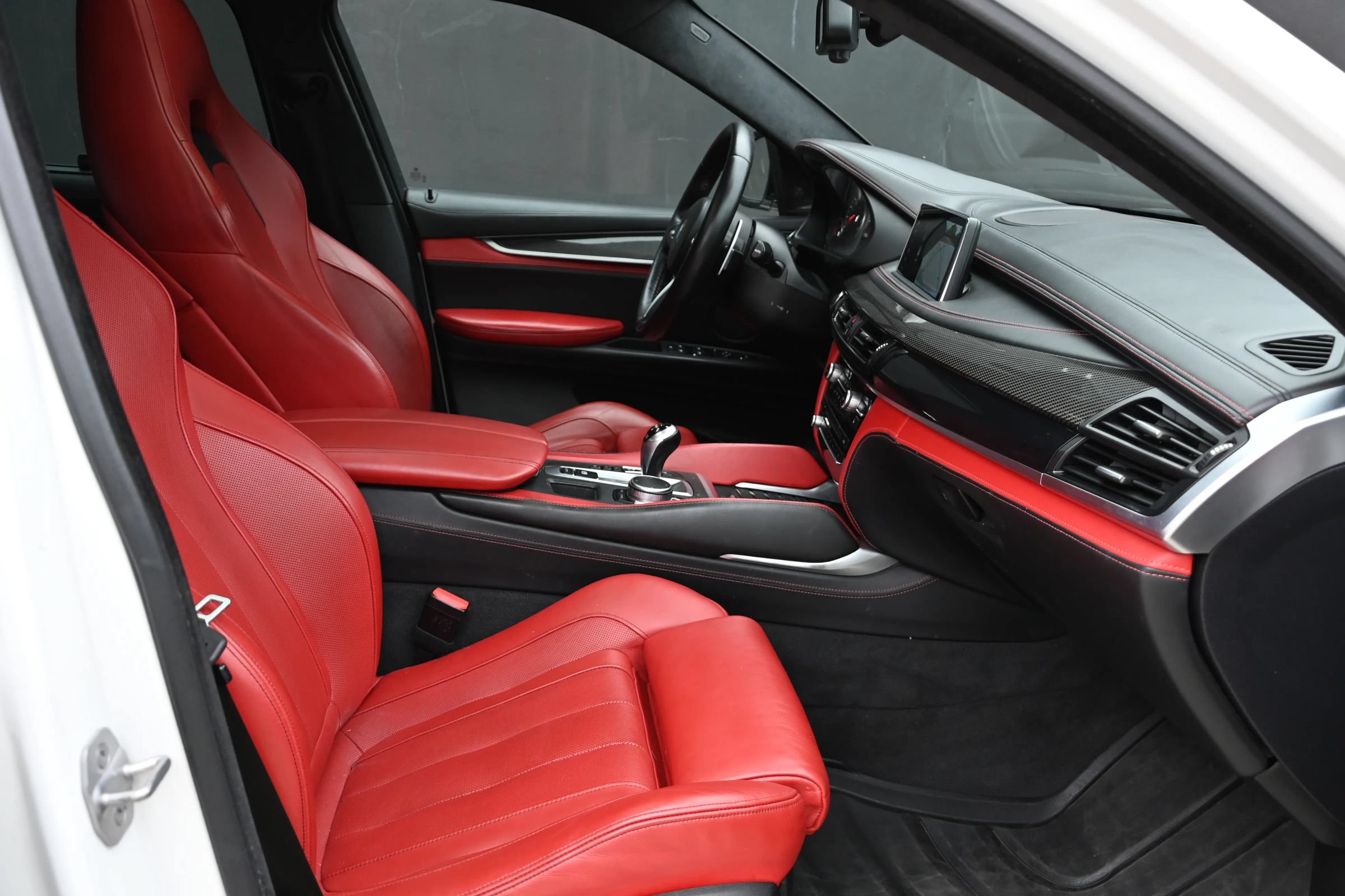 Used 2018 BMW X6 M AWD/4WD image 26