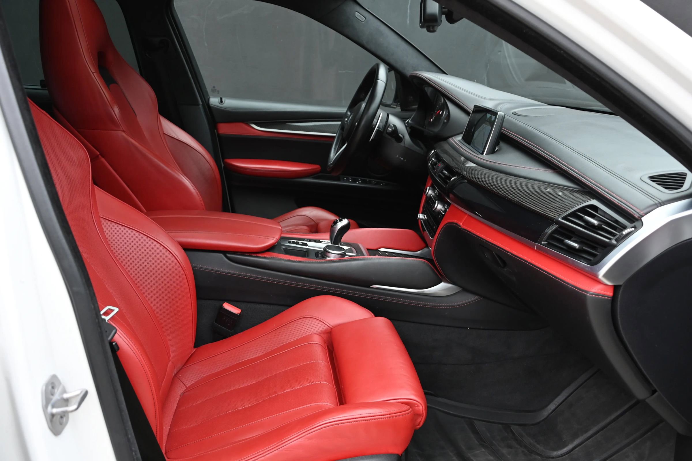 Used 2018 BMW X6 M AWD/4WD image 26