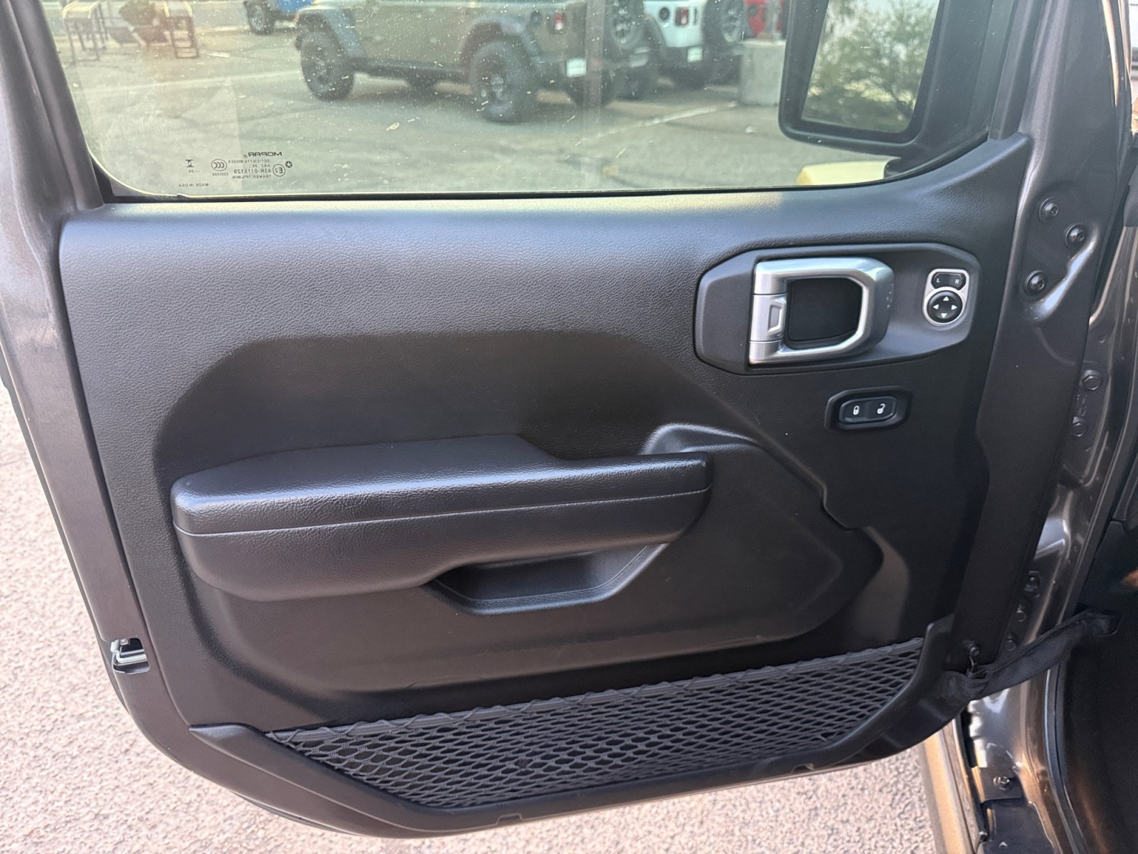 Used 2024 Jeep Wrangler Unlimited Rubicon AWD/4WD image 12
