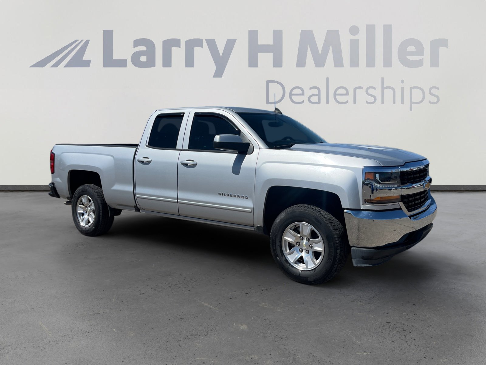 Used 2018 Chevrolet Silverado 1500 LT RWD image 7