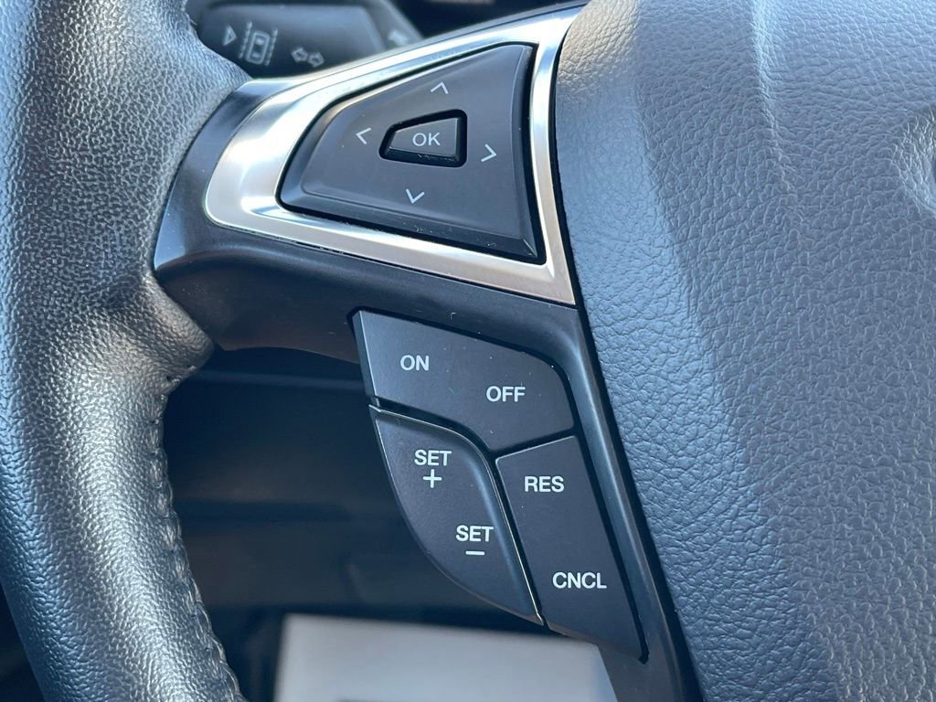 Used 2024 Ford Edge SEL image 7