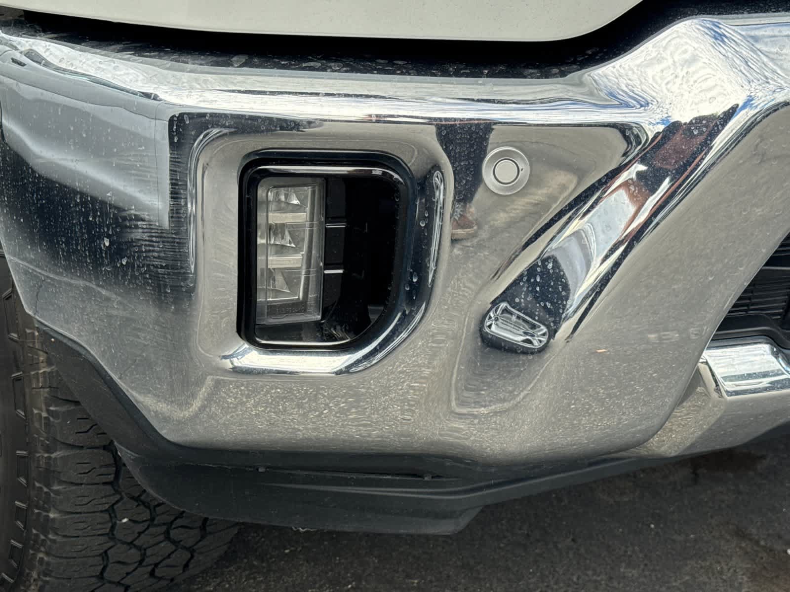 Used 2024 Chevrolet Silverado 2500 LTZ w/ LTZ Plus Package AWD/4WD image 9