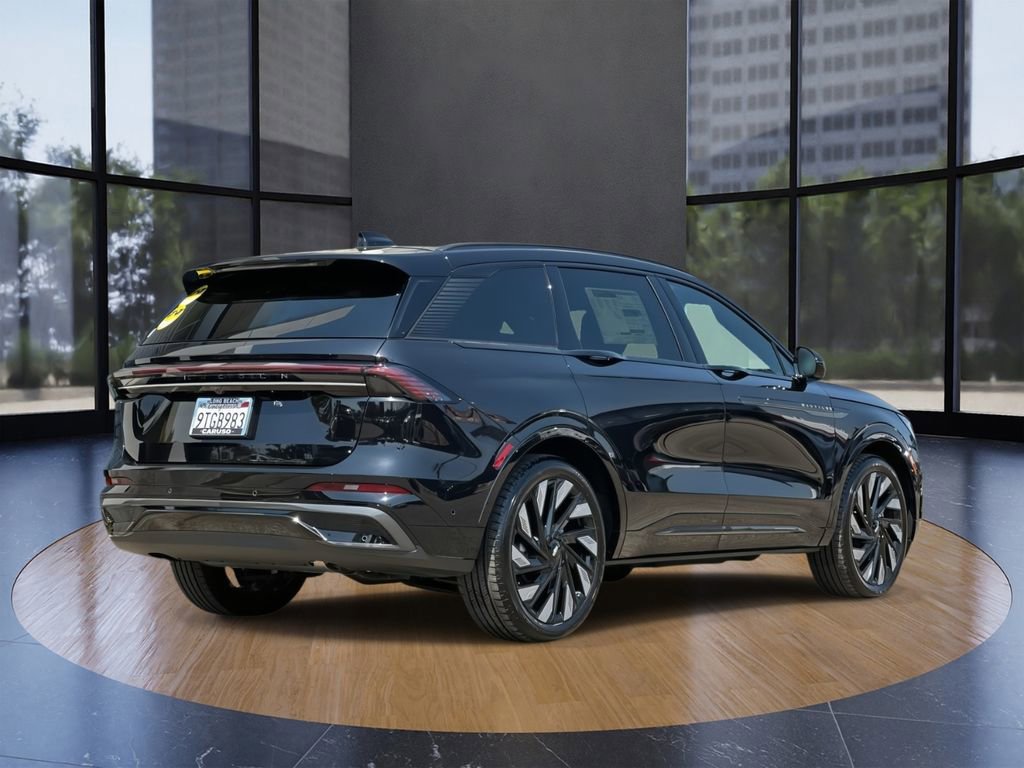 Used 2024 Lincoln Nautilus Reserve w/ Equipment Group 202A image 3