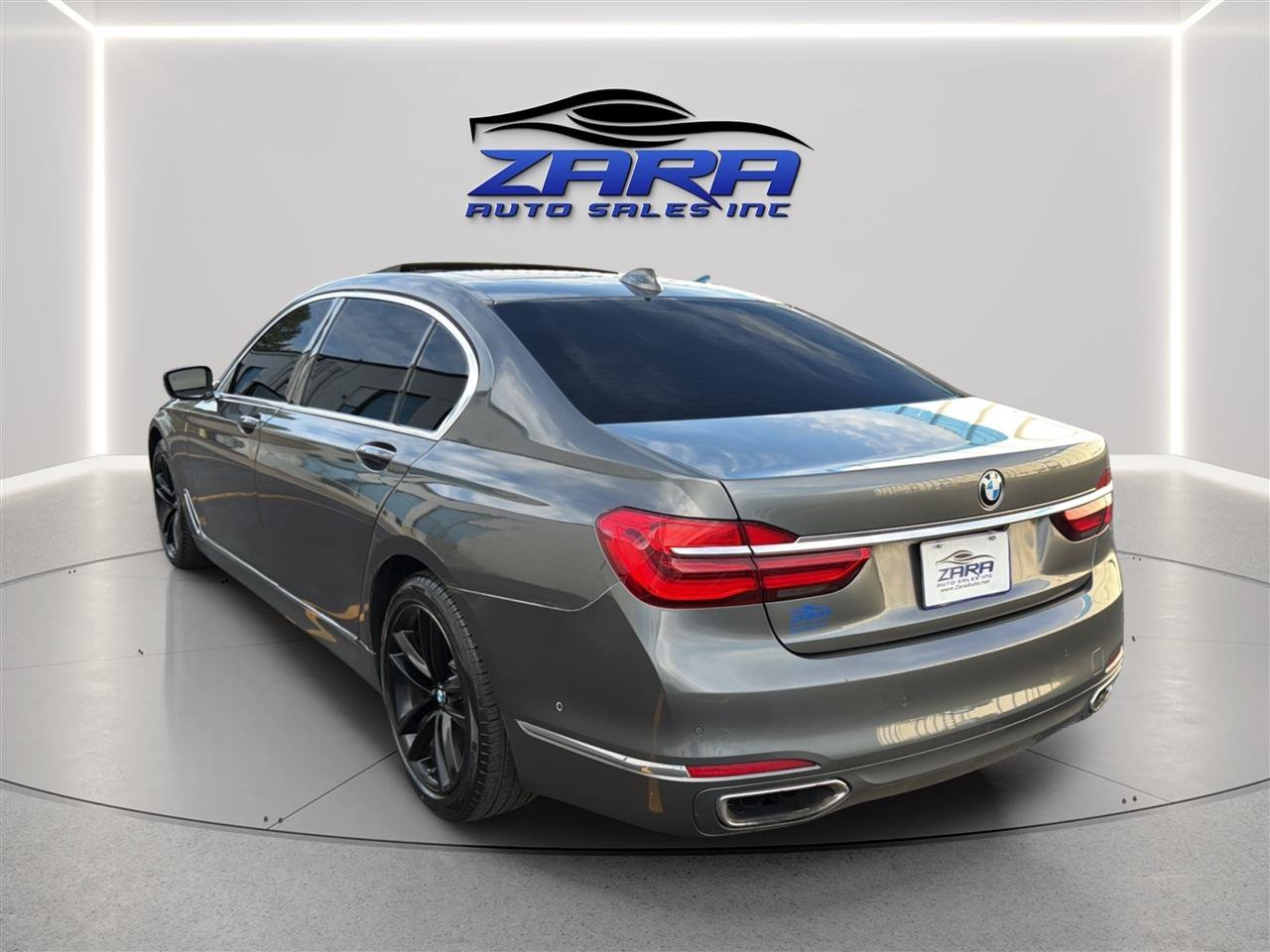 Used 2016 BMW 750i xDrive AWD/4WD image 5