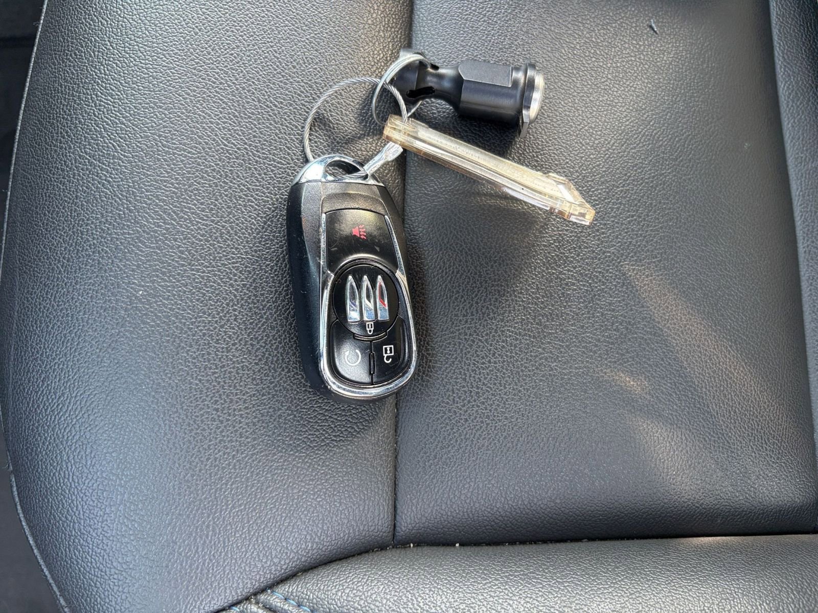 Used 2025 Buick Envista Sport Touring image 21