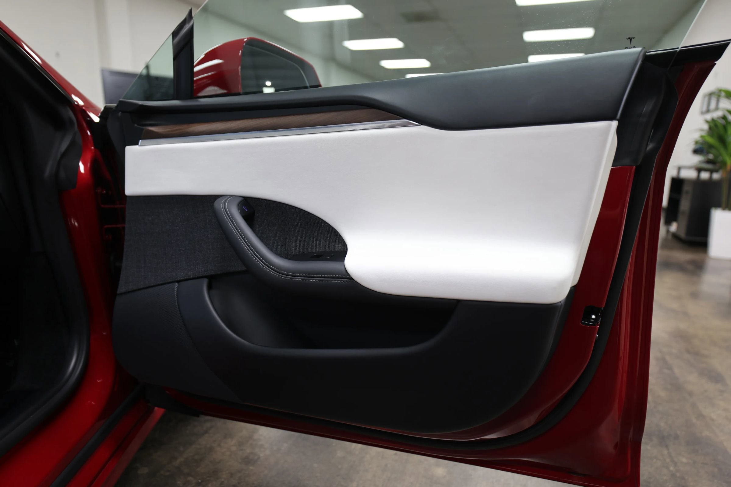 Used 2022 Tesla Model S Standard Range AWD/4WD image 34