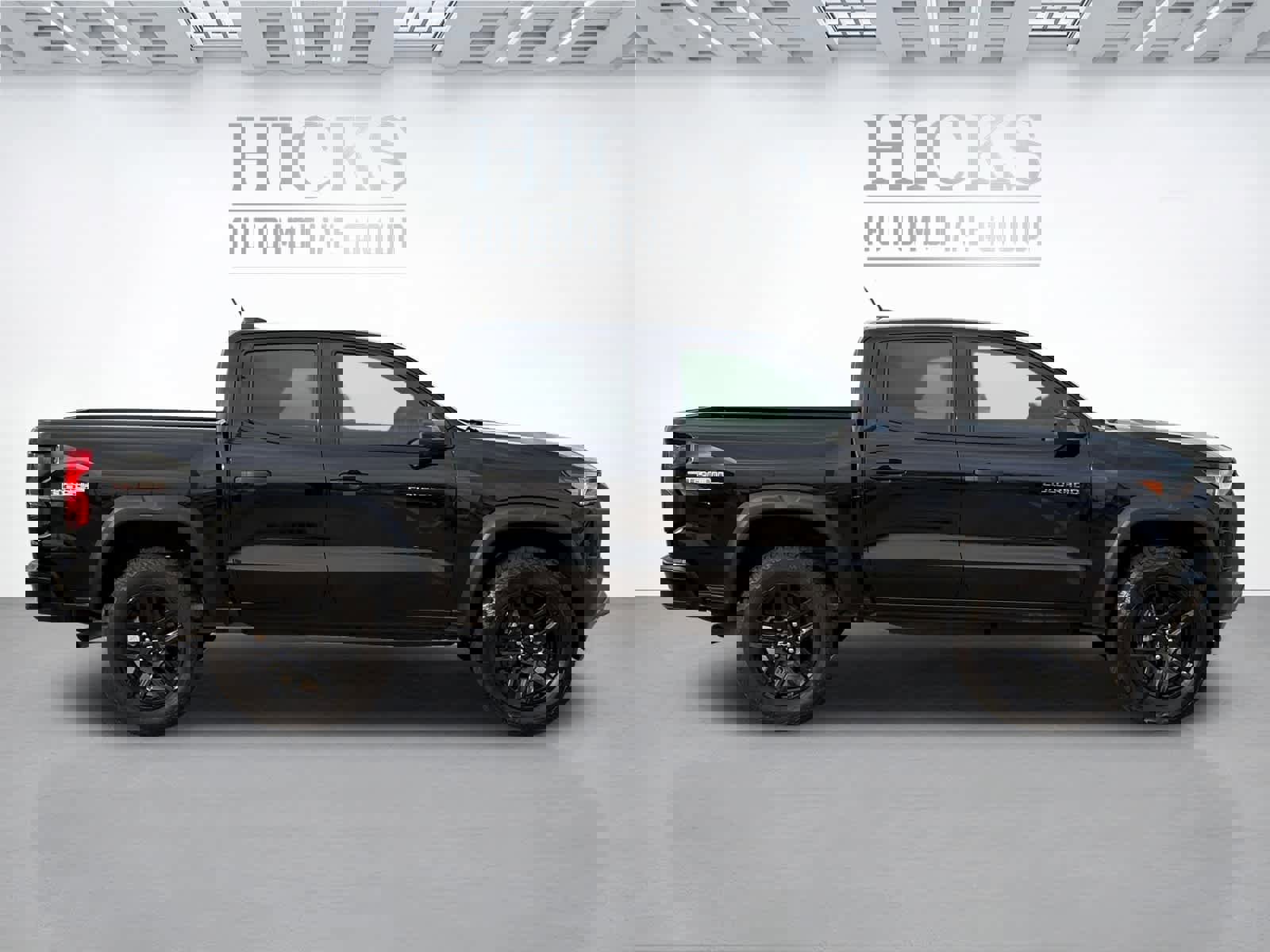 Used 2025 Chevrolet Colorado Trail Boss image 4