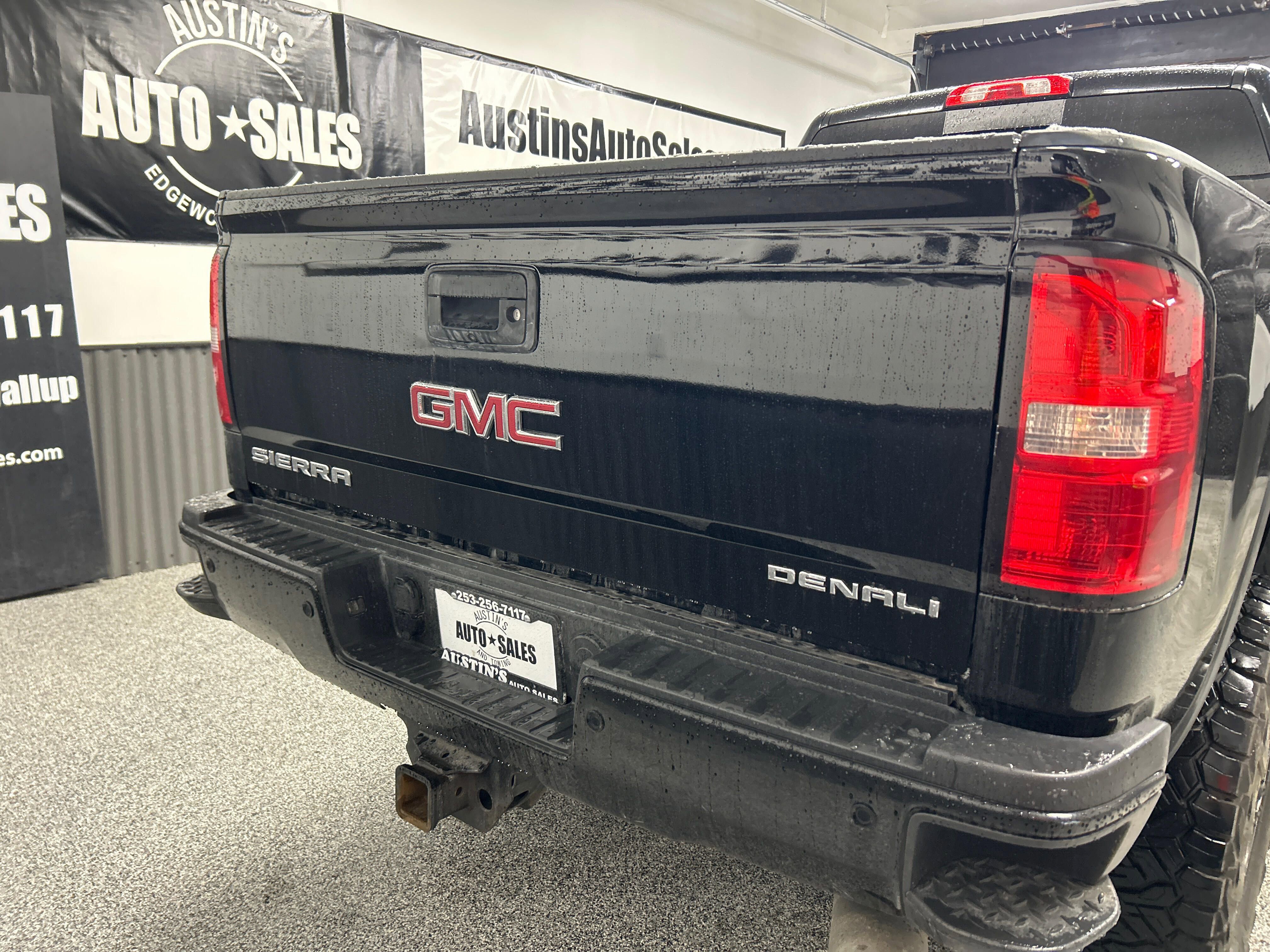 Used 2017 GMC Sierra 2500 Denali w/ Duramax Plus Package image 5