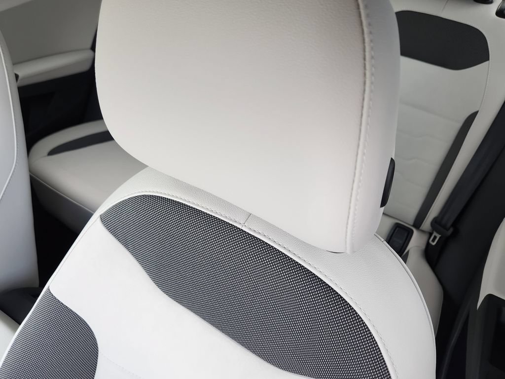 New 2026 Volkswagen Taos SE AWD/4WD image 5