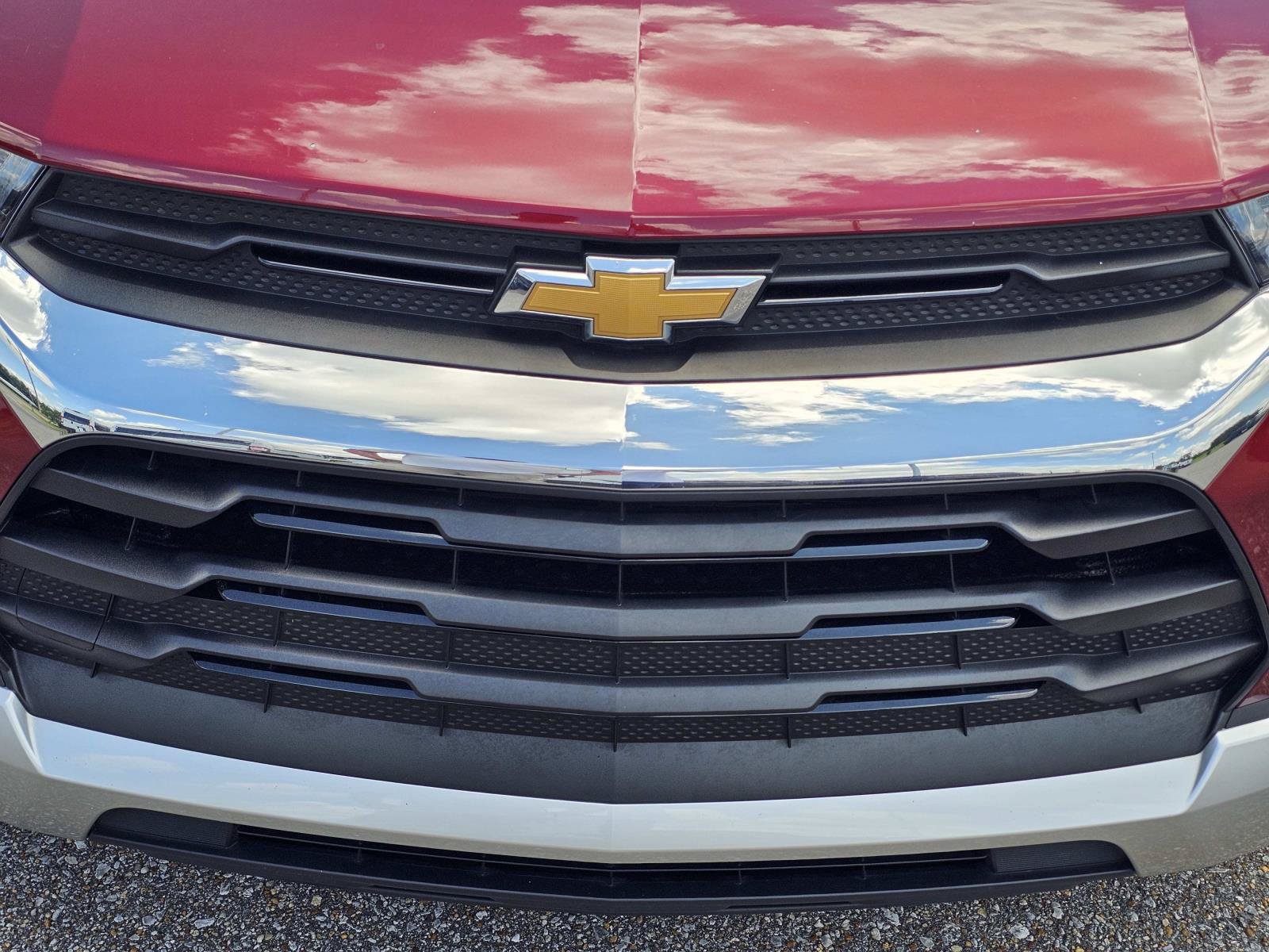 Used 2023 Chevrolet TrailBlazer LT w/ Convenience Package FWD image 3