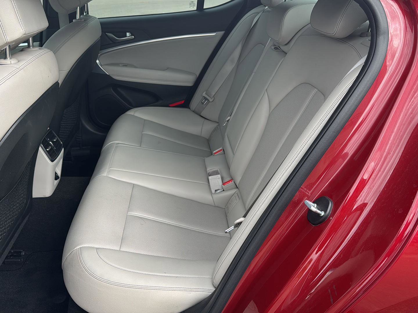 Used 2023 Genesis G70 2.0T AWD/4WD image 11
