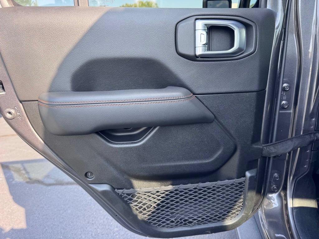 Used 2021 Jeep Gladiator Mojave AWD/4WD image 28