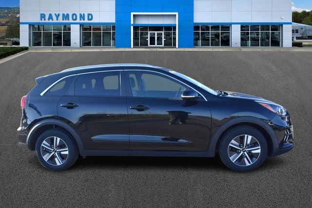 Used 2022 Kia Niro EX image 2