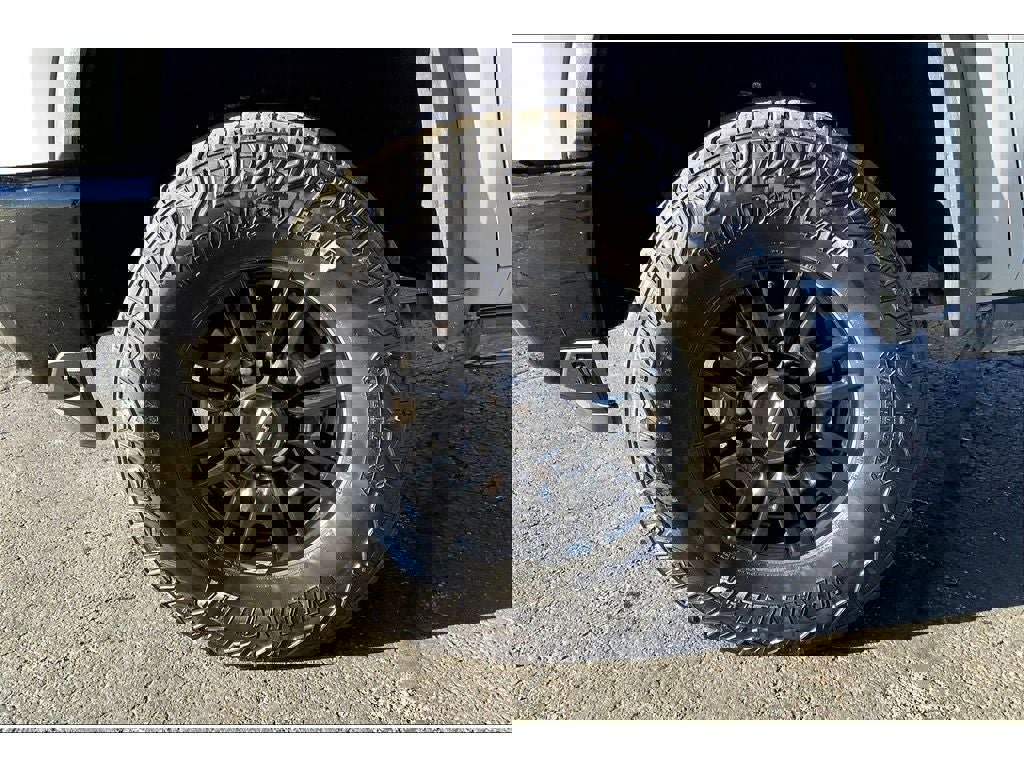 Used 2024 Chevrolet Silverado 2500 ZR2 w/ Technology Package image 10