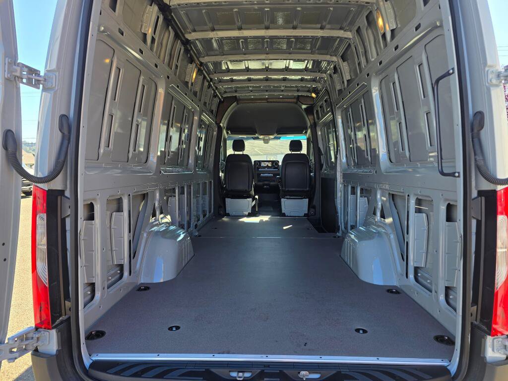 New 2026 Mercedes-Benz Sprinter 2500 image 18