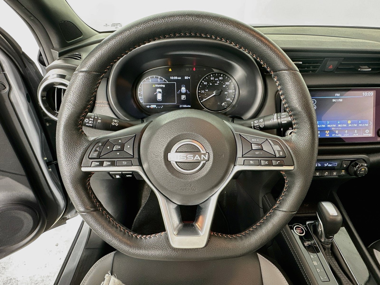 Used 2023 Nissan Kicks SR w/ SR Premium Package FWD image 11