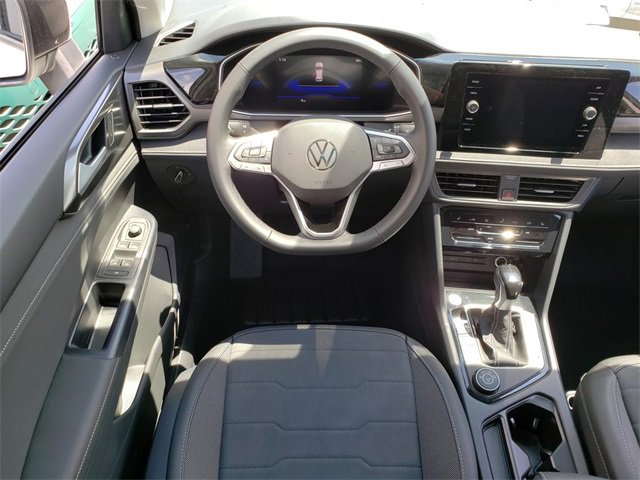 New 2025 Volkswagen Taos SE image 10