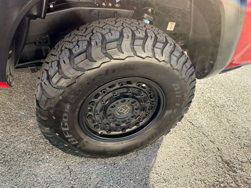 Used 2017 Toyota Tacoma TRD Off-Road AWD/4WD image 15