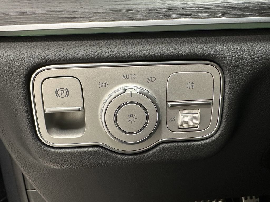 Certified 2024 Mercedes-Benz GLS 450 4MATIC image 39