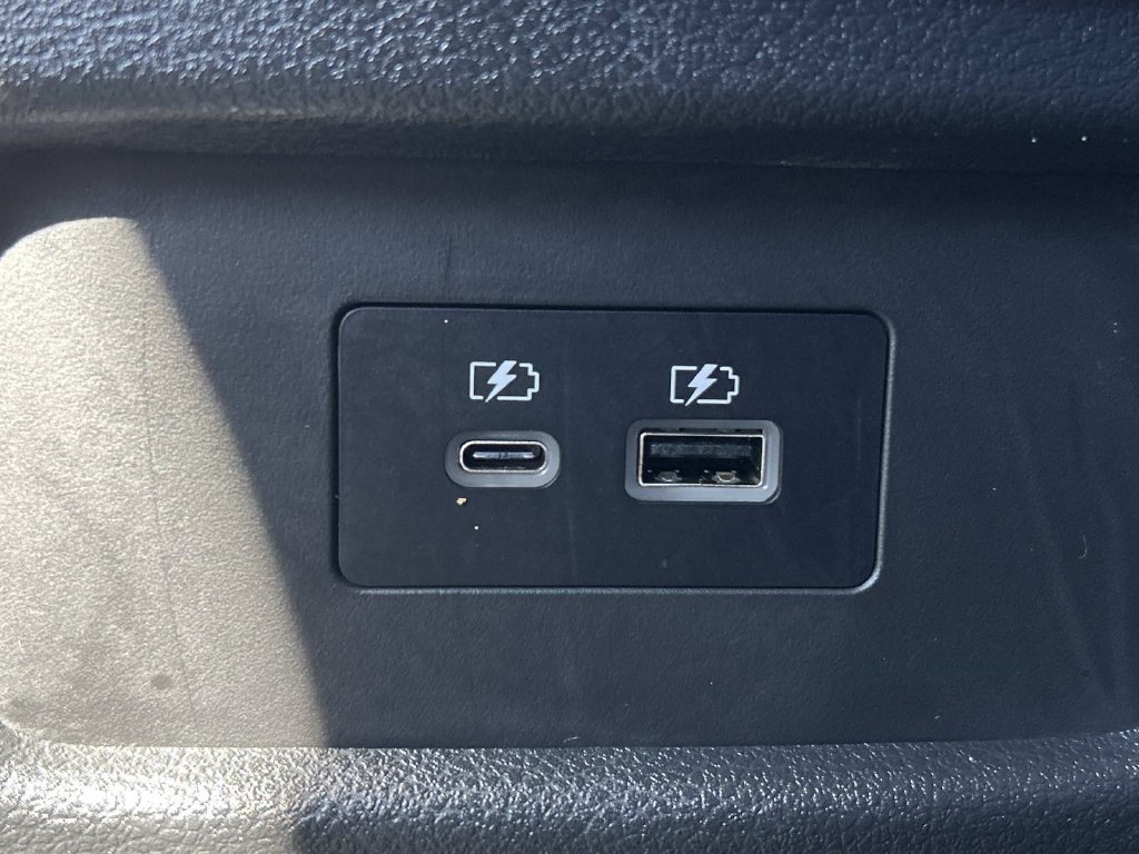 Used 2022 Nissan Pathfinder SL AWD/4WD image 18