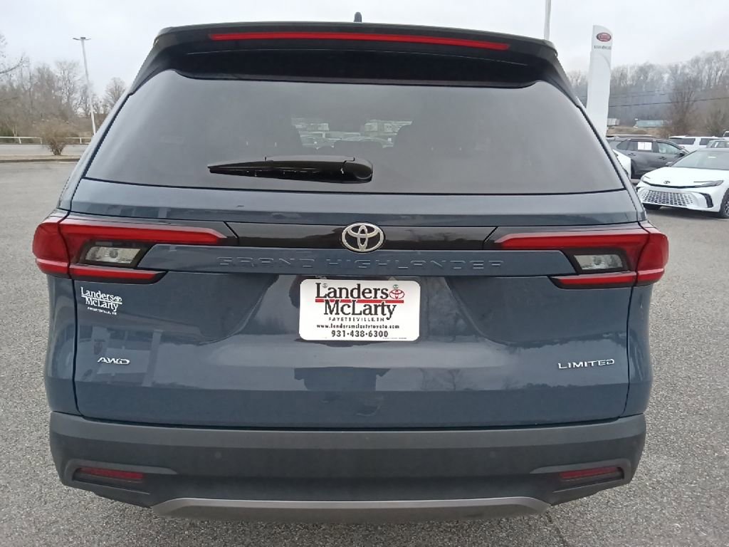 Used 2025 Toyota Grand Highlander AWD image 4