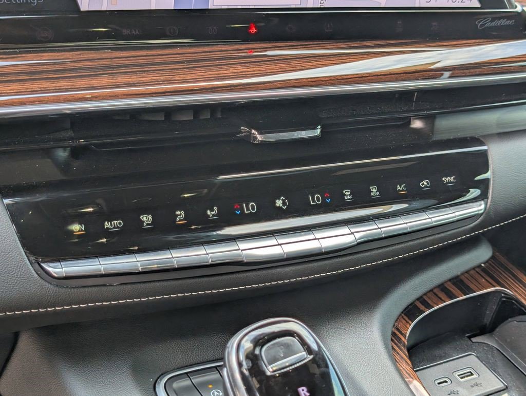 Certified 2022 Cadillac Escalade Luxury AWD/4WD image 26
