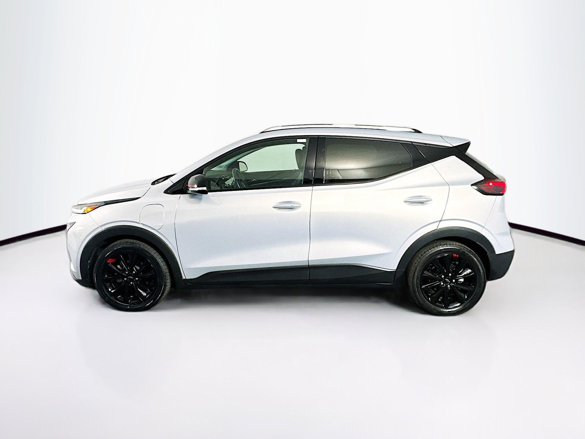 Used 2023 Chevrolet Bolt EUV LT w/ Convenience Package FWD image 4