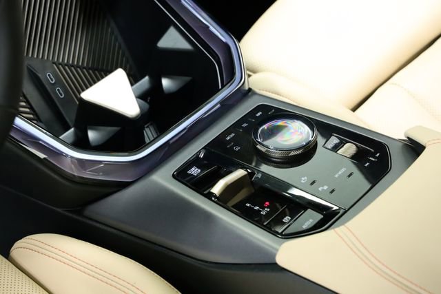 Used 2025 BMW X3 xDrive30i image 28