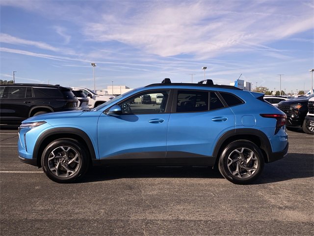 Certified 2025 Chevrolet Trax LT w/ LT Convenience Package image 8