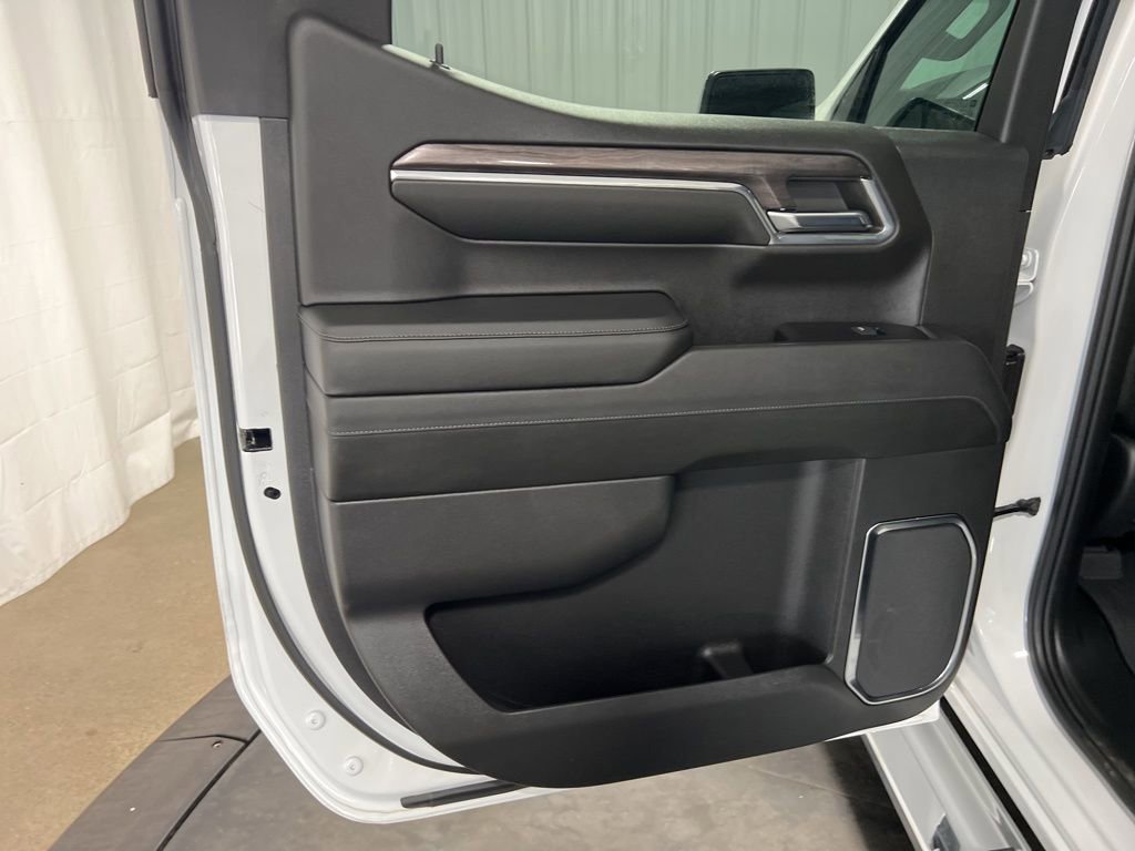 Certified 2024 Chevrolet Silverado 1500 LTZ AWD/4WD image 17