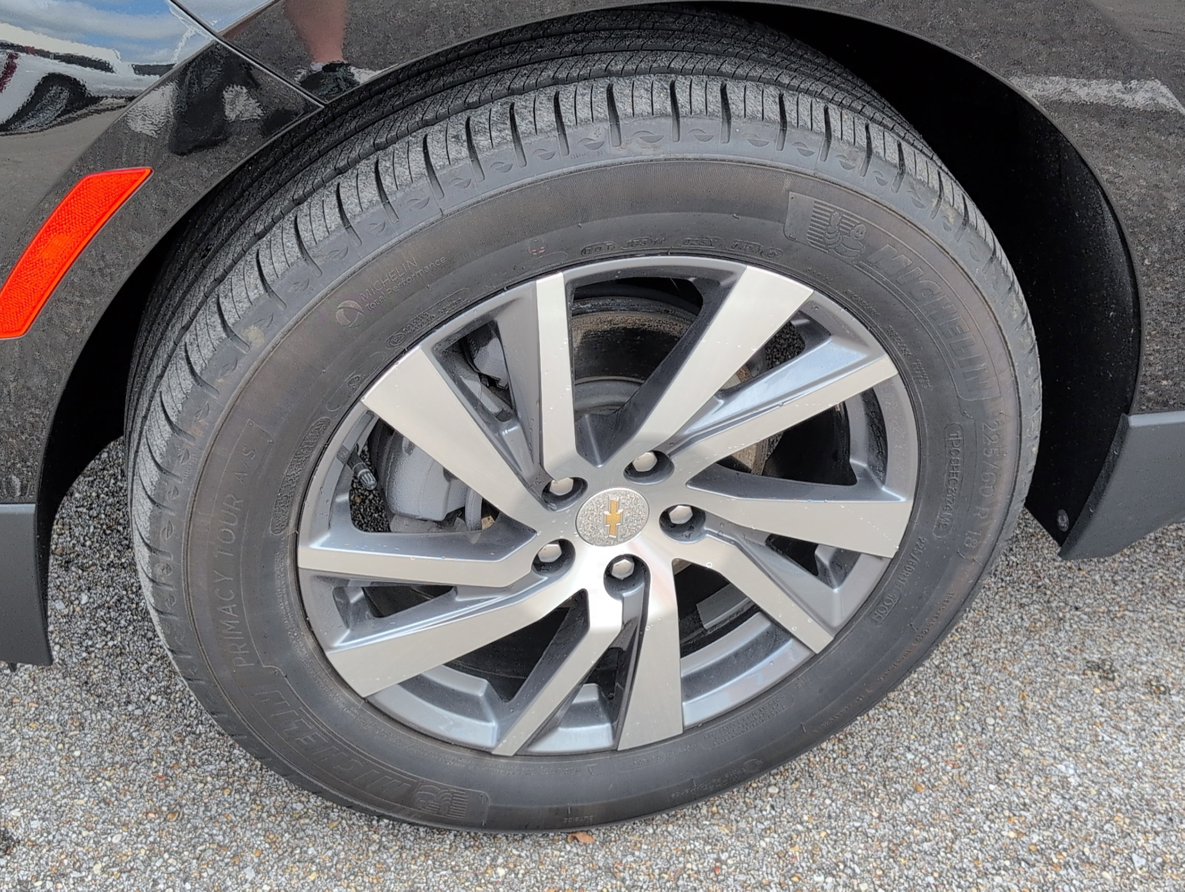 Used 2024 Chevrolet Equinox LT w/ LPO, Floor Liner Package FWD image 11