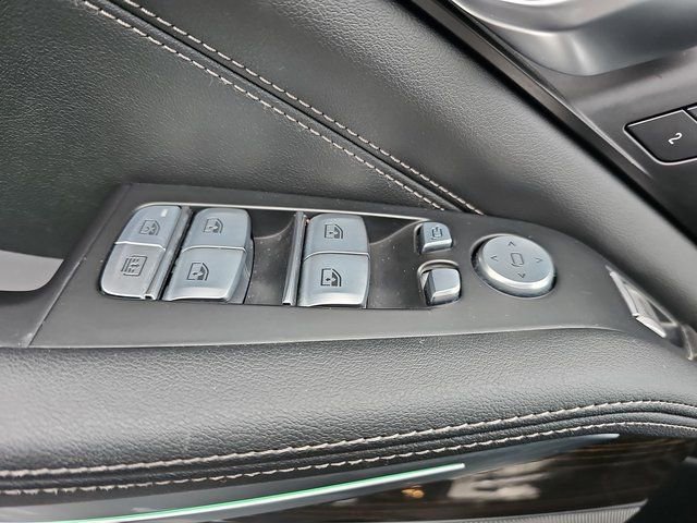 Used 2024 BMW X7 xDrive40i w/ M Sport Package image 31