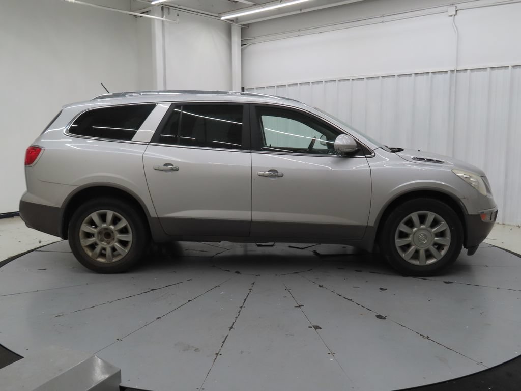 Used 2011 Buick Enclave CXL FWD image 2