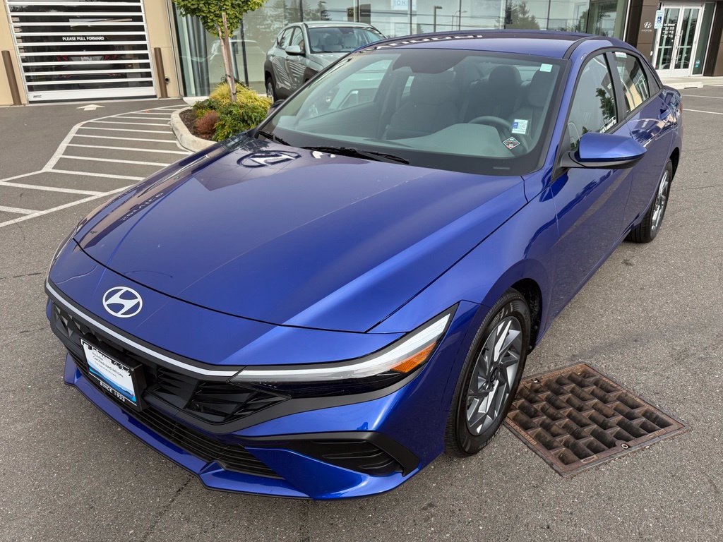 Certified 2026 Hyundai Elantra Hybrid FWD image 9