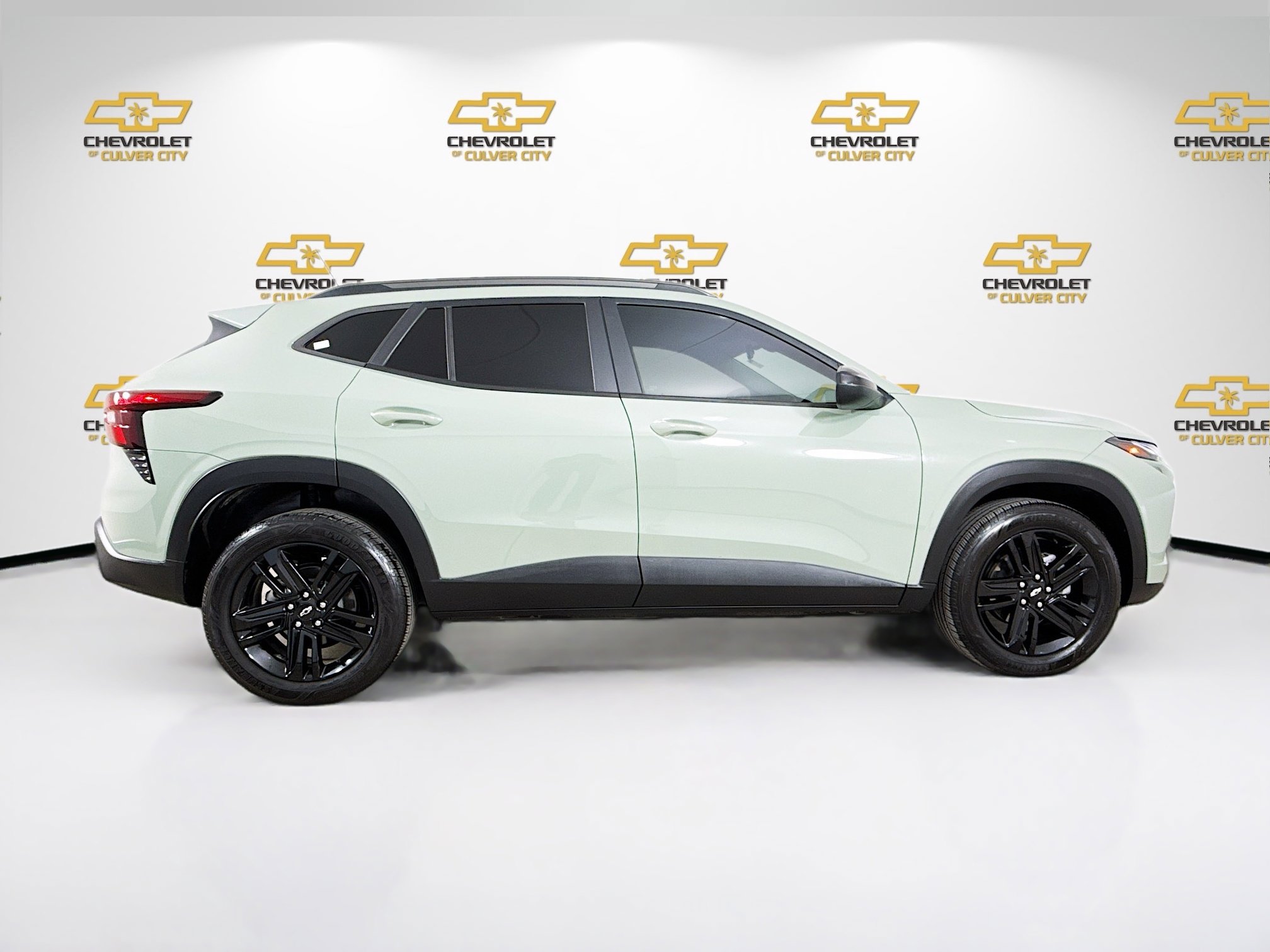 Used 2024 Chevrolet Trax ACTIV w/ Sunroof Package image 8