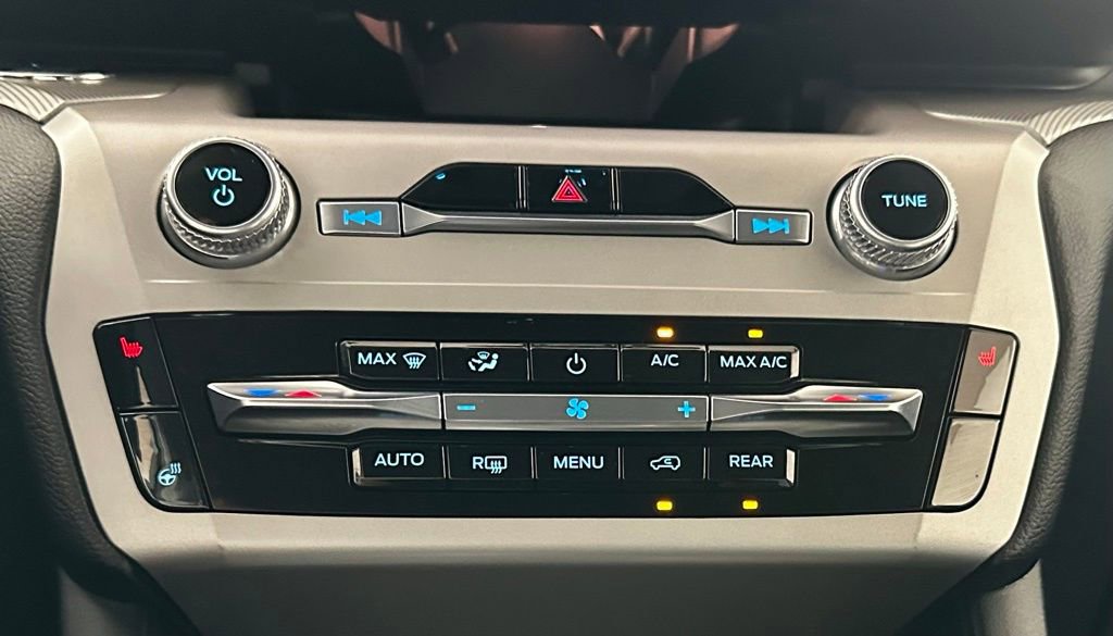 Used 2023 Ford Explorer XLT w/ Equipment Group 202A image 21