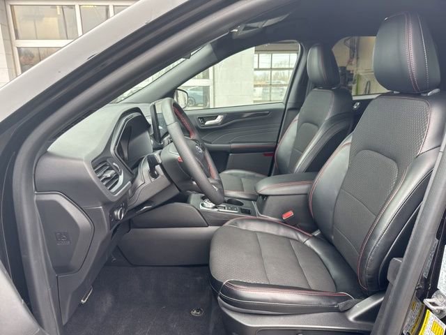 Used 2023 Ford Escape ST-Line w/ Tech Pack #1 AWD/4WD image 10