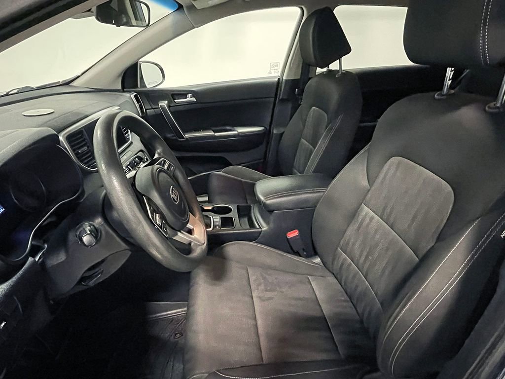 Used 2020 Kia Sportage LX image 3