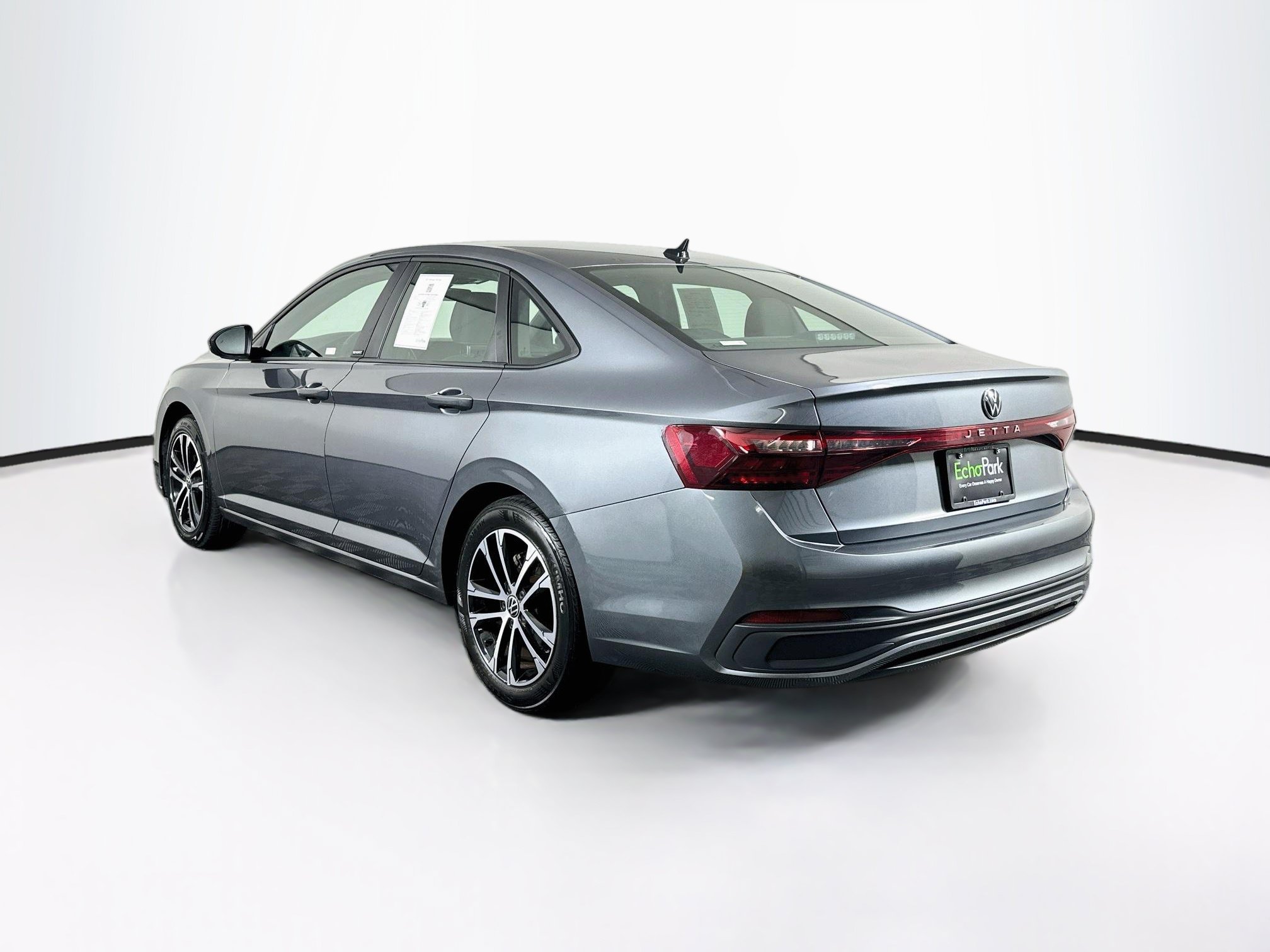 Used 2025 Volkswagen Jetta Sport FWD image 5