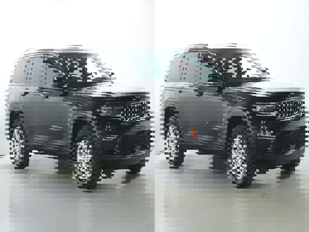 Used 2023 Jeep Grand Cherokee Limited w/ Luxury Tech Group II image 9