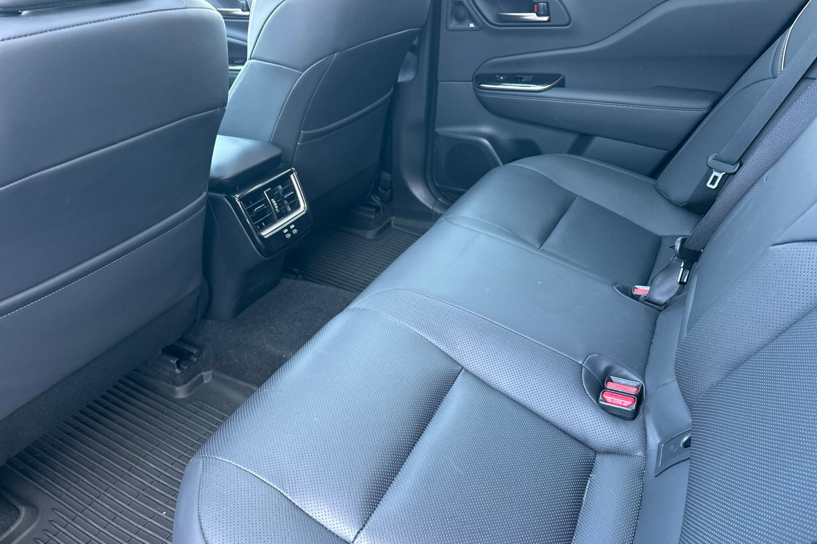 Certified 2025 Toyota Crown Platinum AWD/4WD image 12