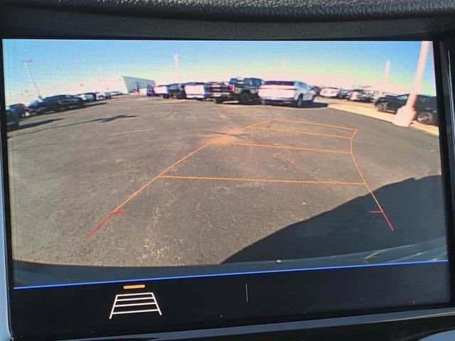 Used 2022 Chevrolet Trax LT w/ LT Convenience Package image 3