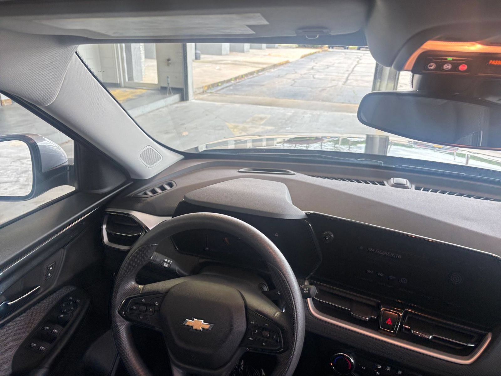 Used 2025 Chevrolet TrailBlazer LT FWD image 33