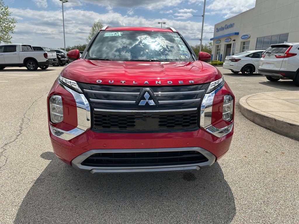 Used 2025 Mitsubishi Outlander AWD image 8