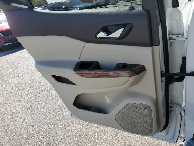 Used 2019 GMC Acadia Denali w/ Technology Package FWD image 19
