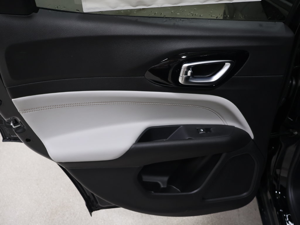 New 2026 Jeep Compass Limited AWD/4WD image 12